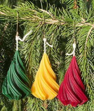 The diamond candle is an elegant Christmas tree ornament. The candle is also an exceptional dining table décor.