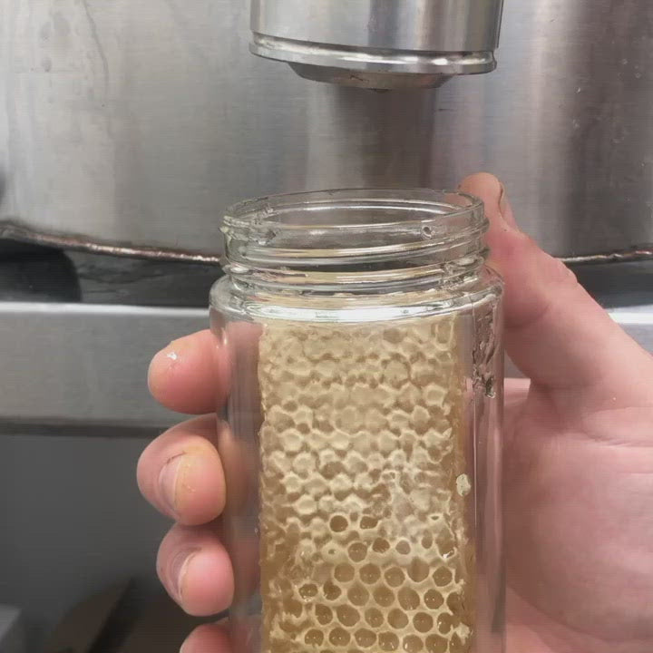 Filling up the chunk honey.